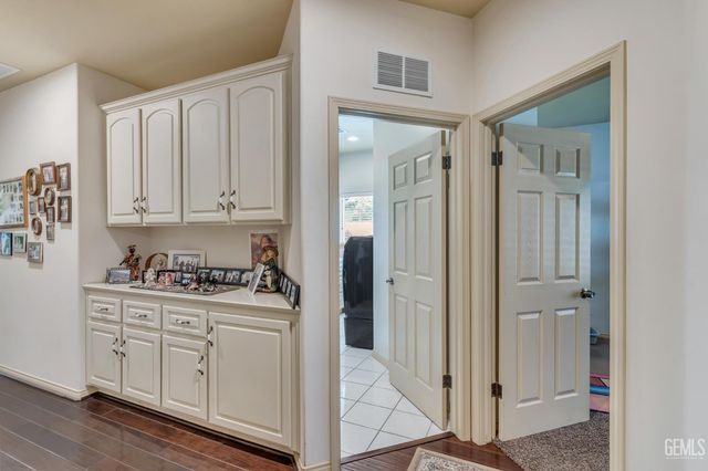 11315 Queensbury Drive, Bakersfield, CA 93312