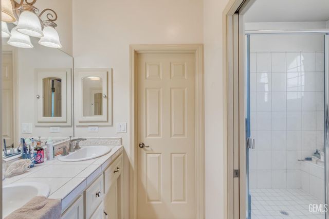 11315 Queensbury Drive, Bakersfield, CA 93312