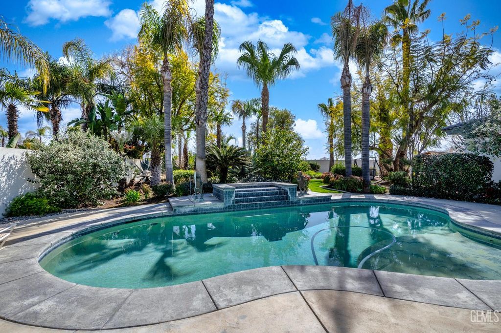 11315 Queensbury Drive, Bakersfield, CA 93312