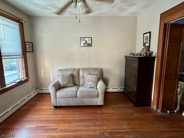 523 Richmond St, Elizabeth City, NJ 07202