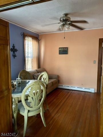 523 Richmond St, Elizabeth City, NJ 07202