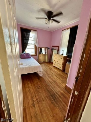 523 Richmond St, Elizabeth City, NJ 07202
