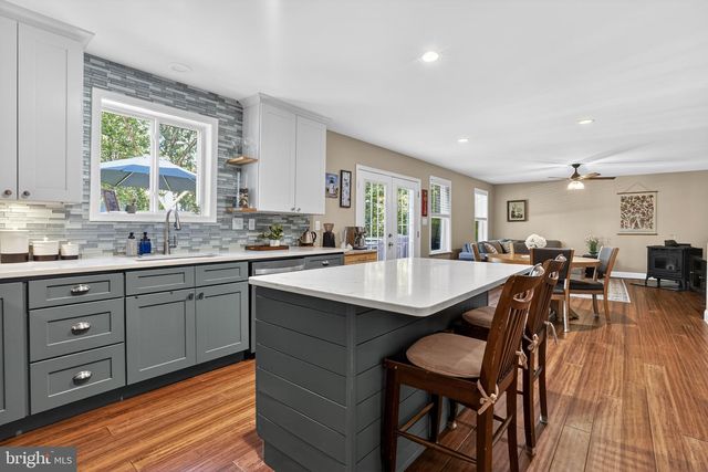 77 BALSAM LN, Bluemont, VA 20135