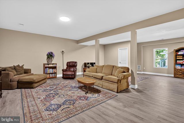 77 BALSAM LN, Bluemont, VA 20135