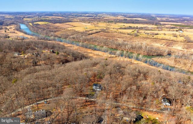 77 BALSAM LN, Bluemont, VA 20135