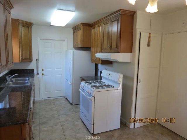 6145 N Fairvale Drive, Azusa, CA 91702
