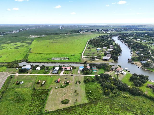 474 Private Road 674, Sargent, TX 77414