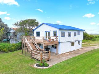 474 Private Road 674, Sargent, TX 77414