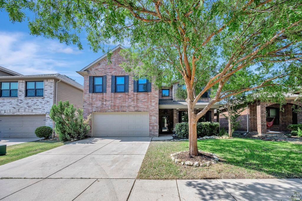 1348 Castlegar Lane, Fort Worth, TX 76247