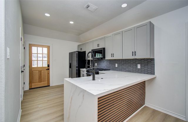 1909 Melbourne Street, Houston, TX 77026