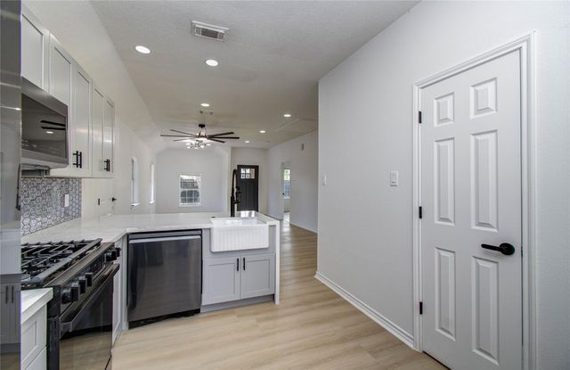 1909 Melbourne Street, Houston, TX 77026