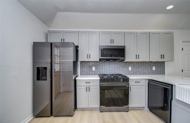 1909 Melbourne Street, Houston, TX 77026