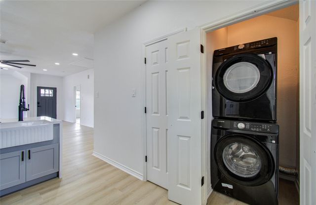 1909 Melbourne Street, Houston, TX 77026