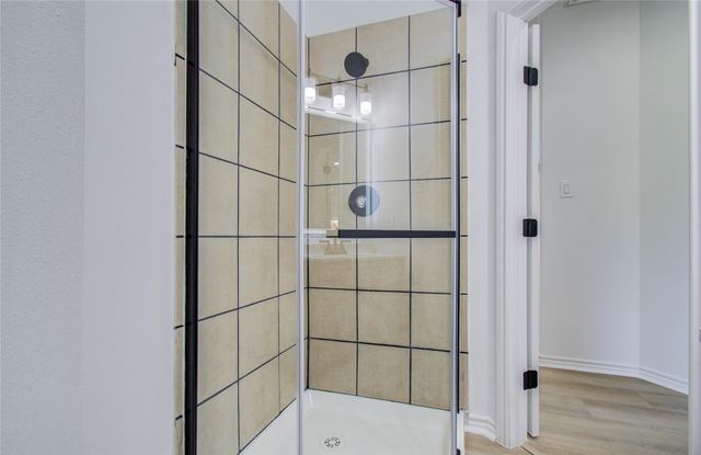 1909 Melbourne Street, Houston, TX 77026