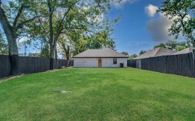 1909 Melbourne Street, Houston, TX 77026