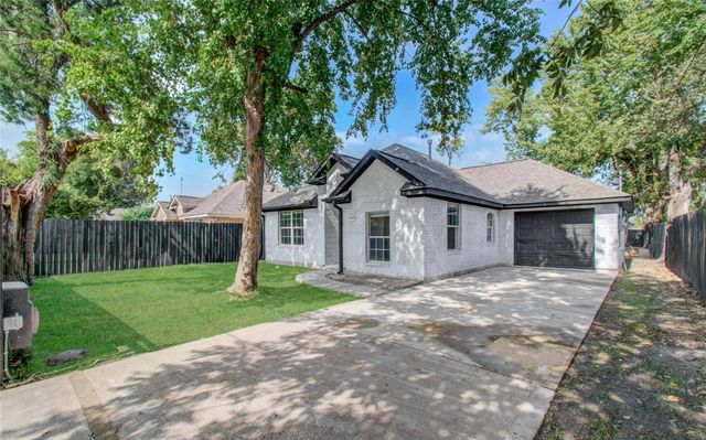 1909 Melbourne Street, Houston, TX 77026