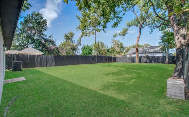 1909 Melbourne Street, Houston, TX 77026