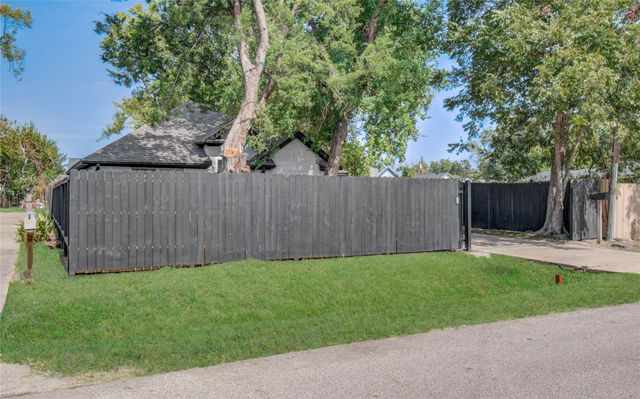 1909 Melbourne Street, Houston, TX 77026