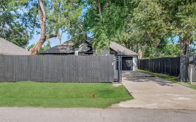 1909 Melbourne Street, Houston, TX 77026