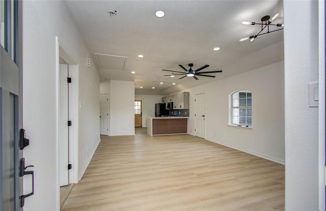 1909 Melbourne Street, Houston, TX 77026