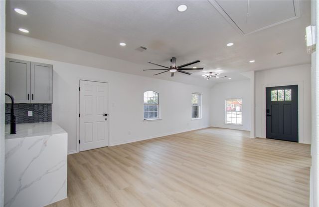 1909 Melbourne Street, Houston, TX 77026