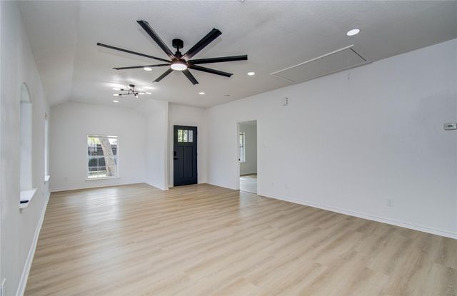 1909 Melbourne Street, Houston, TX 77026