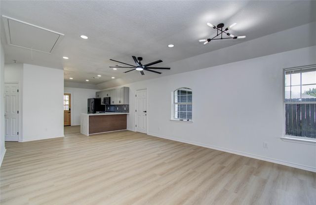 1909 Melbourne Street, Houston, TX 77026