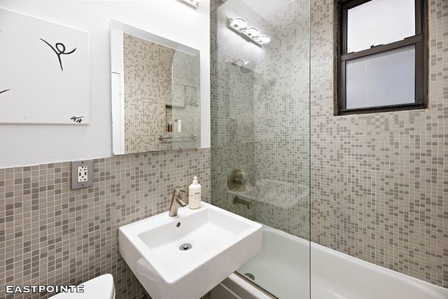 145 Sullivan St Apt 4B, New York City, NY 10012