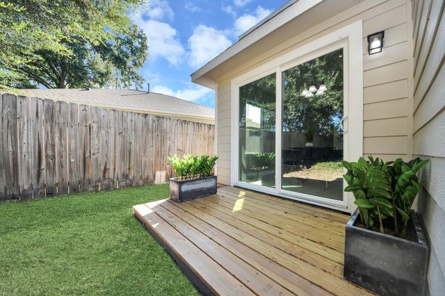 4450 Hidden Trace Court, Houston, TX 77066
