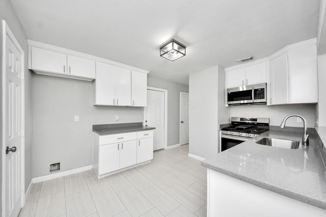 4450 Hidden Trace Court, Houston, TX 77066