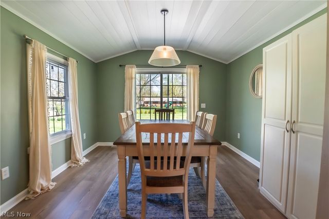 2375 Yorktown Street NW, Uniontown, OH 44685