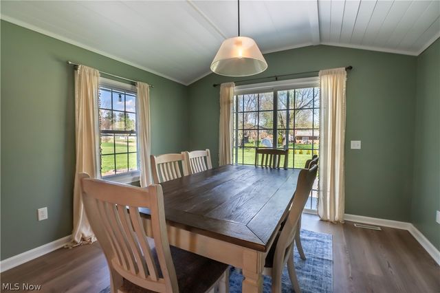 2375 Yorktown Street NW, Uniontown, OH 44685