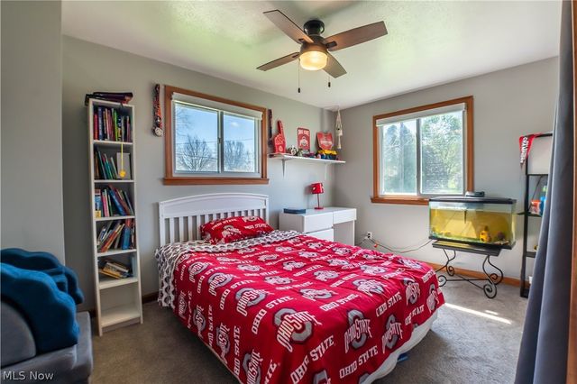 2375 Yorktown Street NW, Uniontown, OH 44685