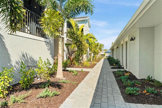 19015 SCALLOP LOOP 106, Lakewood Ranch, FL 34211