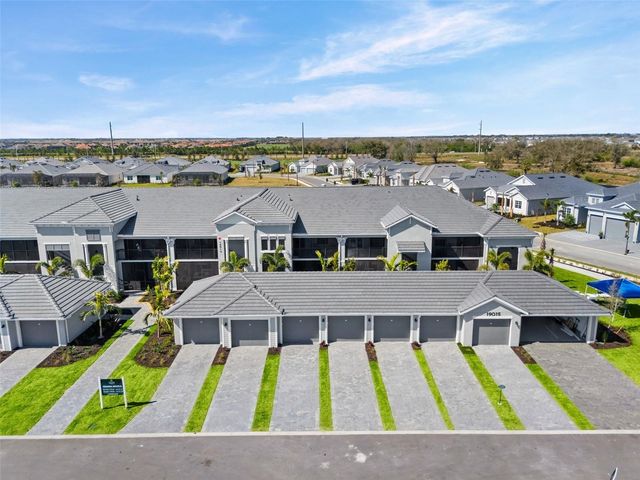 19015 SCALLOP LOOP 106, Lakewood Ranch, FL 34211