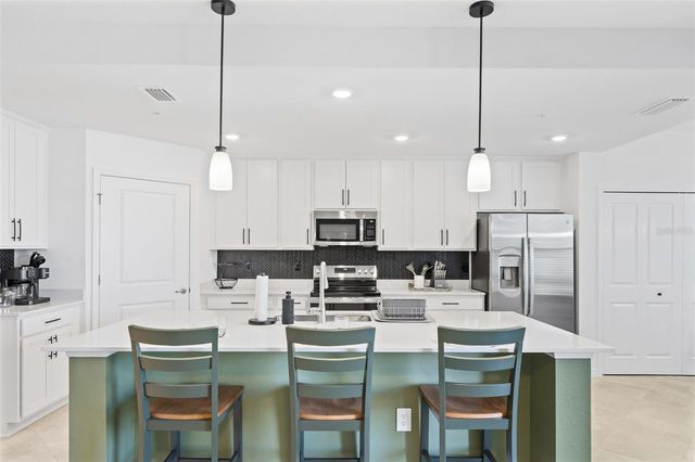 19015 SCALLOP LOOP 106, Lakewood Ranch, FL 34211