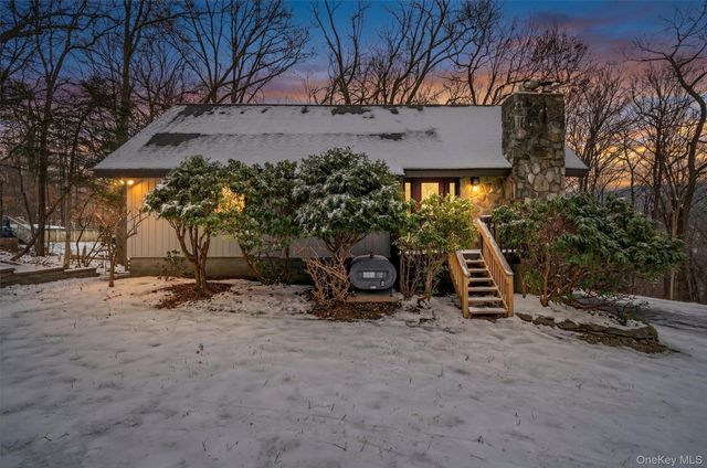 9 Kings Point Lane, Washingtonville, NY 10992