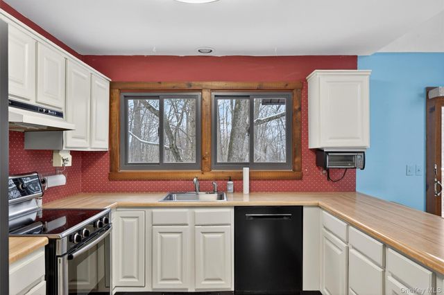 9 Kings Point Lane, Washingtonville, NY 10992