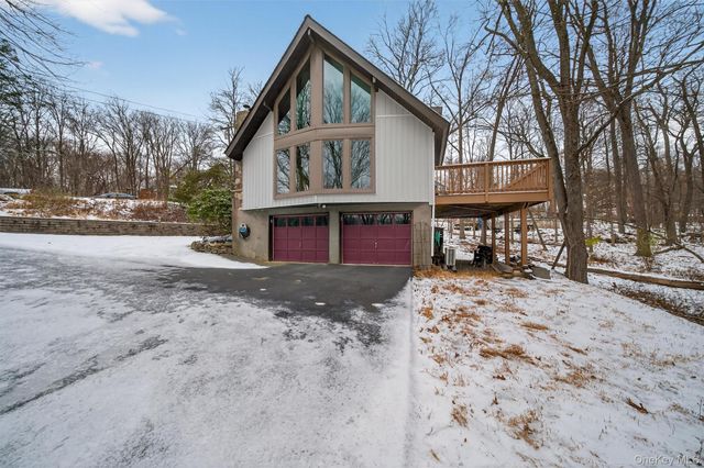 9 Kings Point Lane, Washingtonville, NY 10992