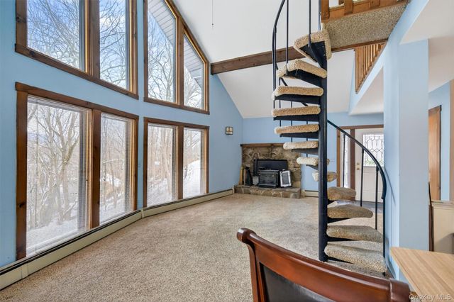 9 Kings Point Lane, Washingtonville, NY 10992