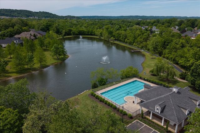 640 Springlake Dr, Franklin, TN 37064