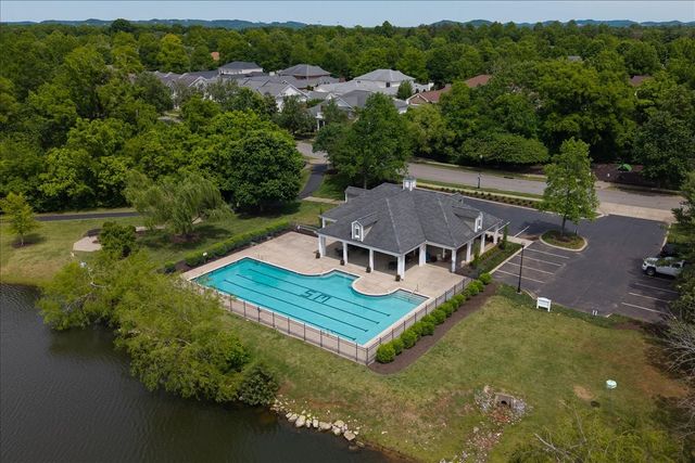 640 Springlake Dr, Franklin, TN 37064