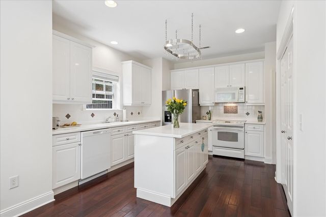 640 Springlake Dr, Franklin, TN 37064