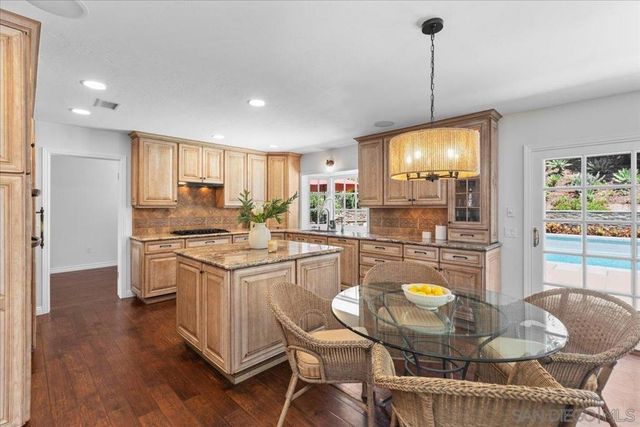 2814 Sombrosa, Carlsbad, CA 92009