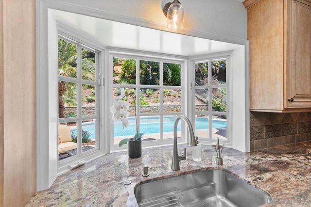 2814 Sombrosa, Carlsbad, CA 92009