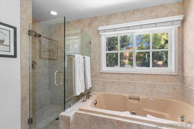 2814 Sombrosa, Carlsbad, CA 92009