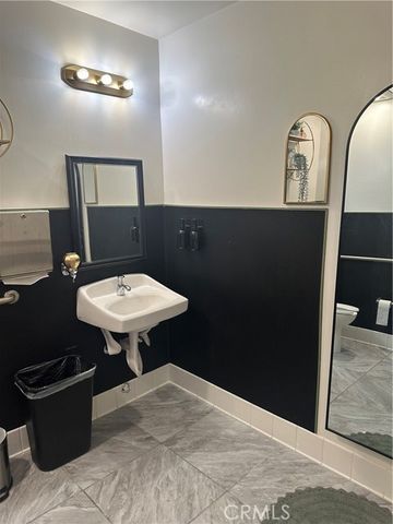 3925 Fountain Avenue, Los Angeles, CA 90029