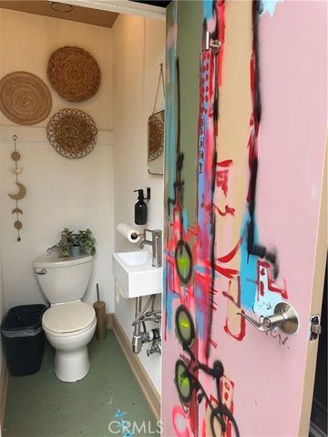 3925 Fountain Avenue, Los Angeles, CA 90029