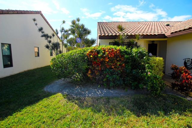 416 Buttonwood Place, Boca Raton, FL 33431