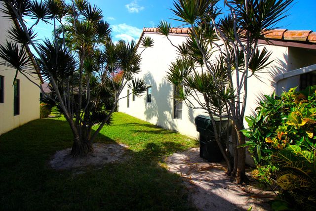 416 Buttonwood Place, Boca Raton, FL 33431